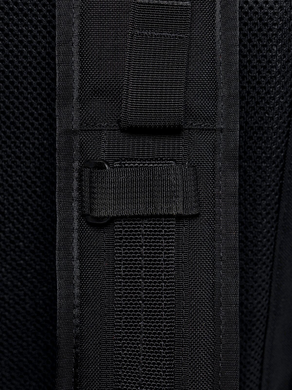 R6 Arkiv Field Pack 40L by Mission Workshop - Weersbestendige tassen & technische kleding - San Francisco & Los Angeles - Gemaakt om te weerstaan - Voor altijd gegarandeerd