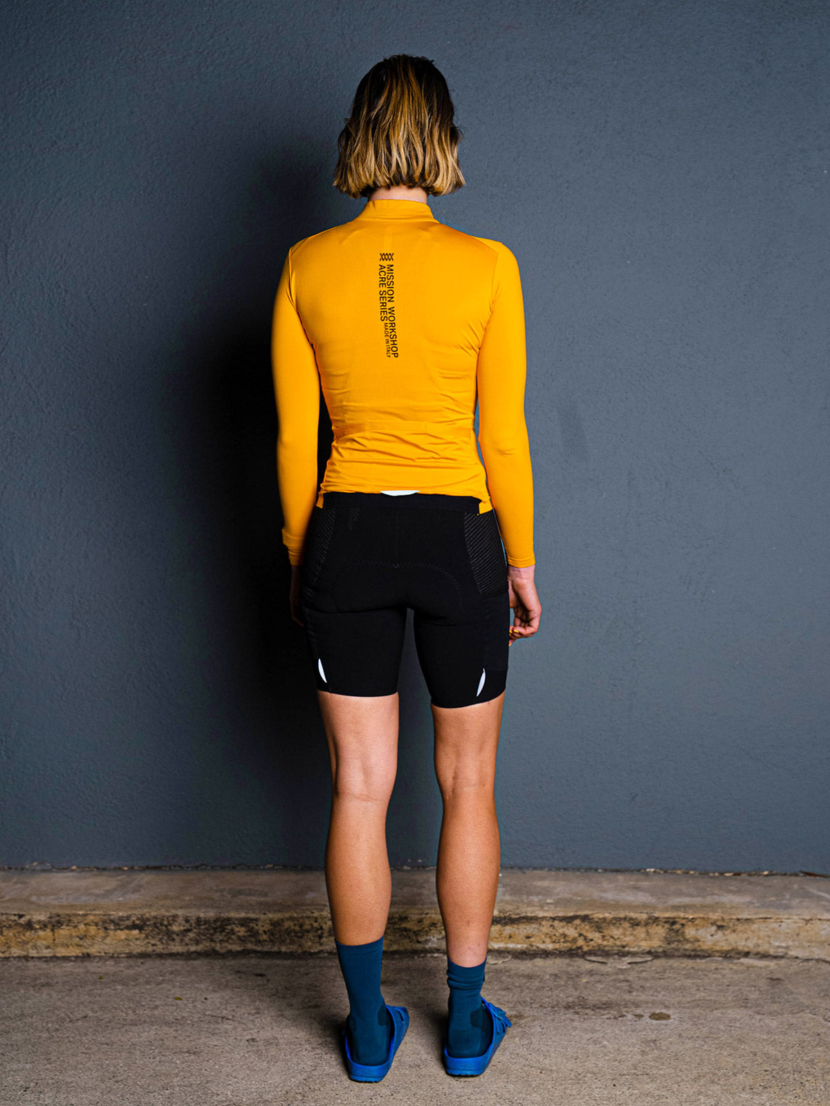 Mission Pro Jersey : LS Women's by Mission Workshop - Weerbestendige tassen & technische kleding - San Francisco & Los Angeles - Gemaakt om te verdragen - Voor altijd gegarandeerd