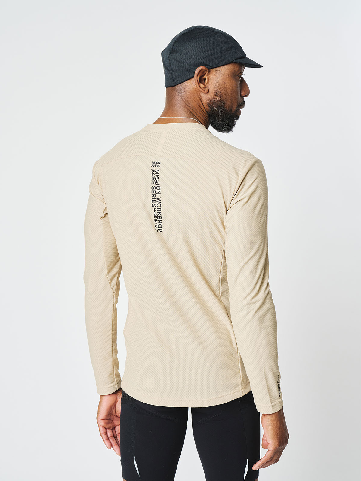 Mission Pro Tech Tee : LS Heren by Mission Workshop - Weerbestendige tassen & technische kleding - San Francisco & Los Angeles - Gemaakt om te verdragen - Voor altijd gegarandeerd