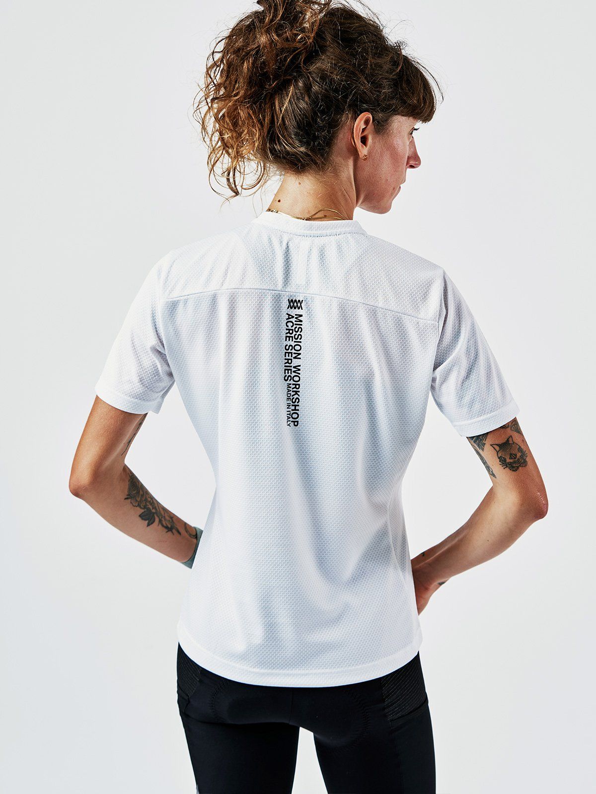 Mission Pro Tech Tee Women's by Mission Workshop - Weerbestendige tassen & technische kleding - San Francisco & Los Angeles - Gemaakt om te doorstaan - Voor altijd gegarandeerd