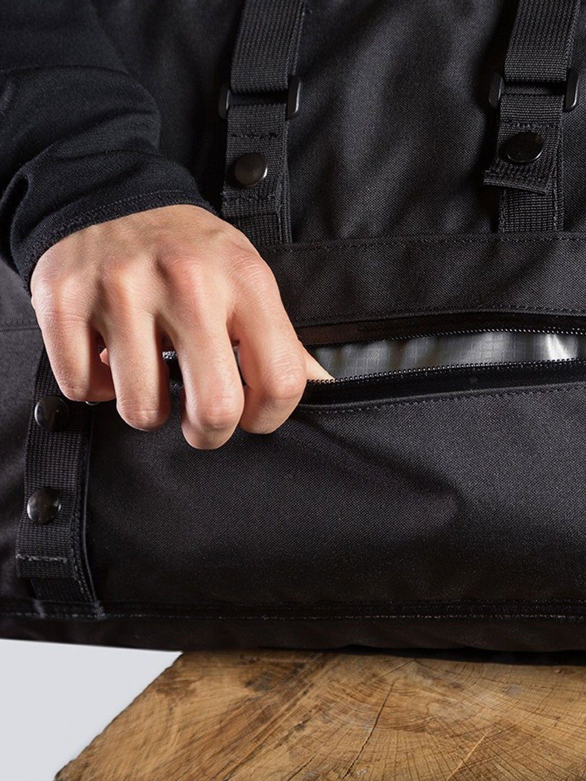 Doorvoer : Duffle by Mission Workshop - Weerbestendige tassen & technische kleding - San Francisco & Los Angeles - Gebouwd om te weerstaan - Voor altijd gegarandeerd