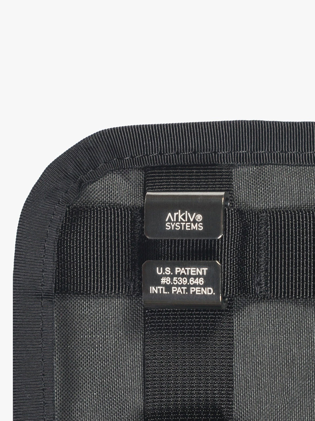Arkiv Vertical Rolltop Pocket by Mission Workshop - Weerbestendige tassen & technische kleding - San Francisco & Los Angeles - Gebouwd om te weerstaan - Voor altijd gegarandeerd