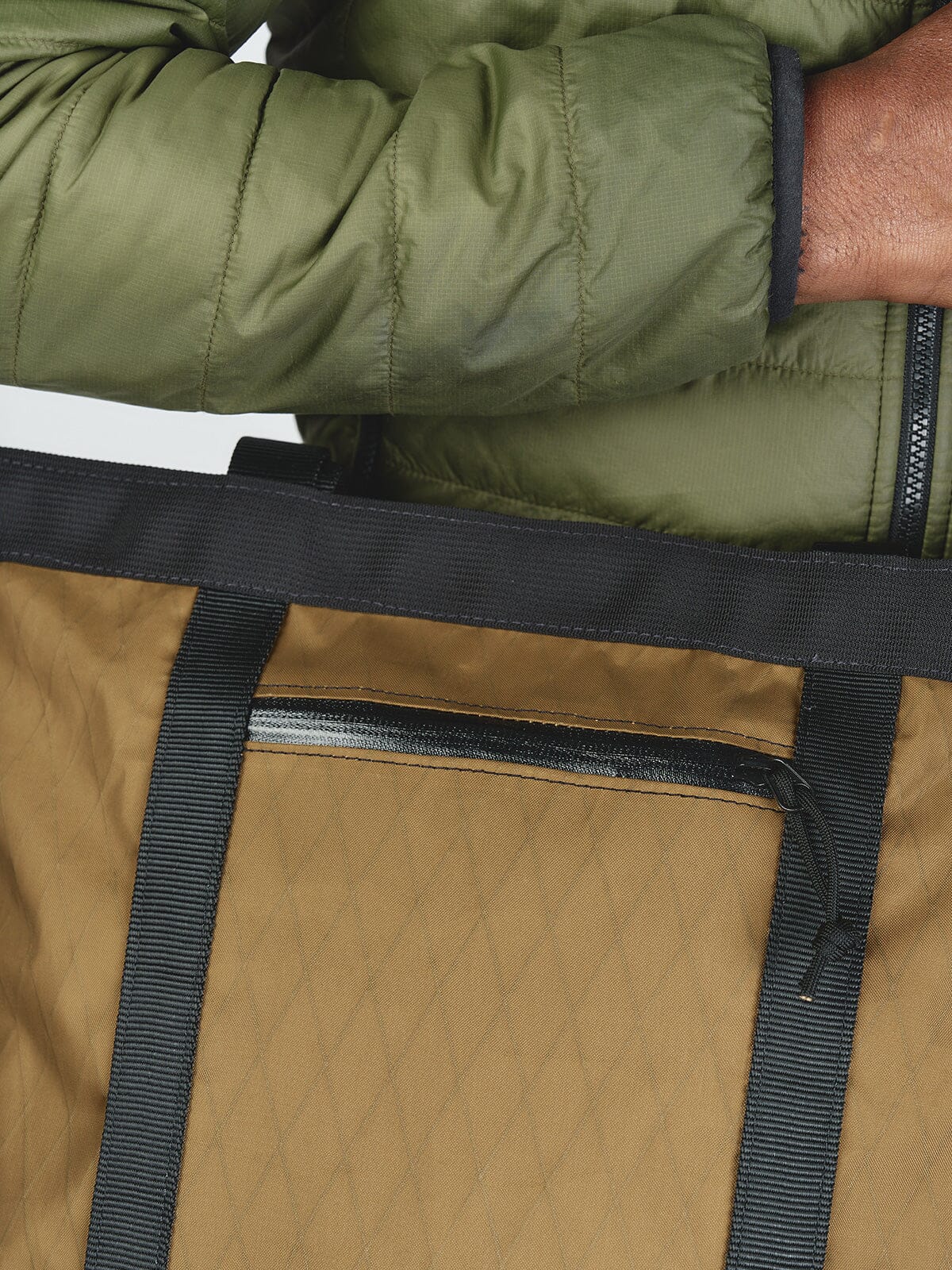 Helix 10L Tote by Mission Workshop - Weerbestendige tassen & technische kleding - San Francisco & Los Angeles - Gebouwd om te weerstaan - Voor altijd gegarandeerd